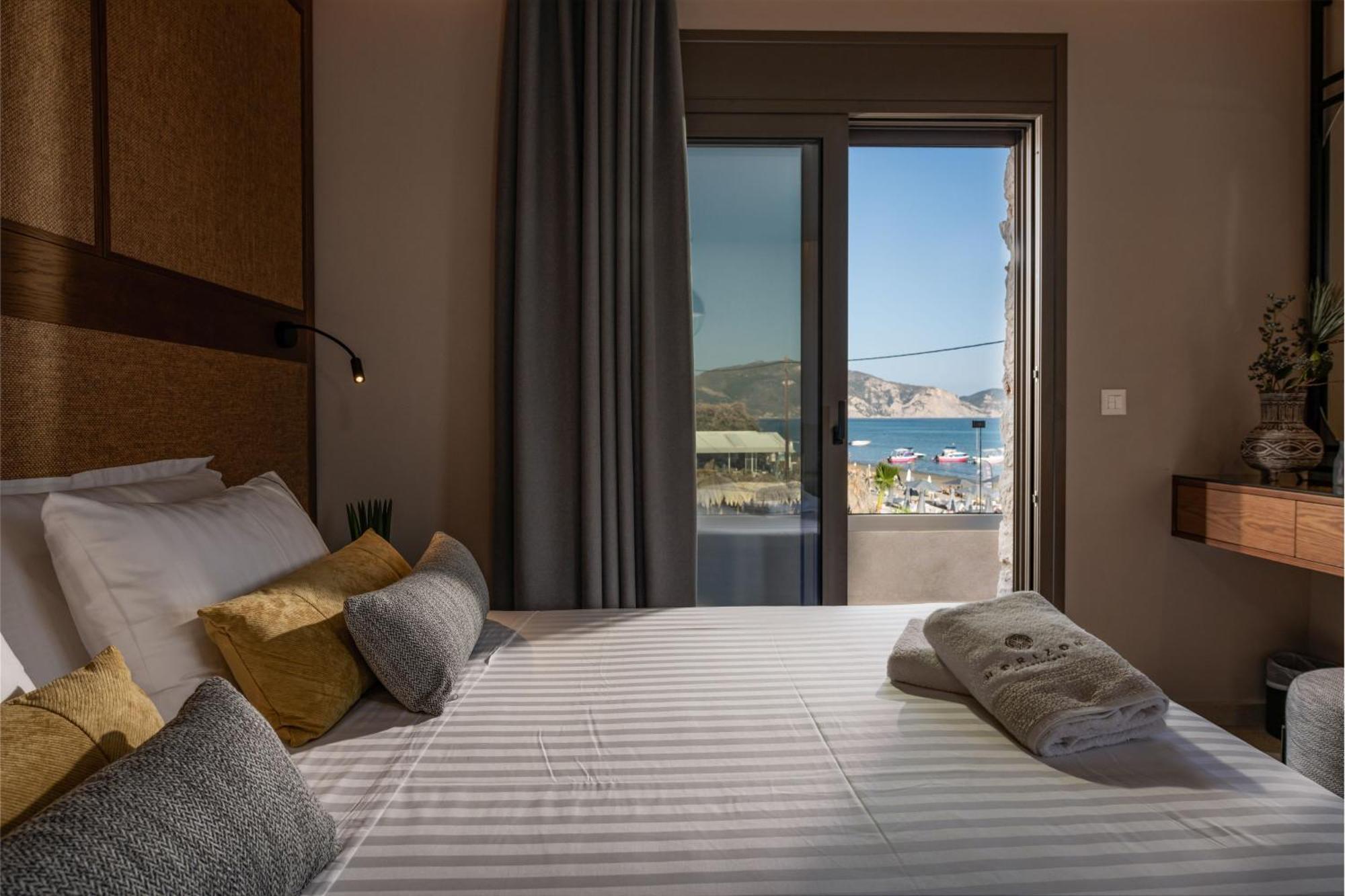 Horizon Apartments - Beachfront Luxury, By Zantewize Laganas Bagian luar foto