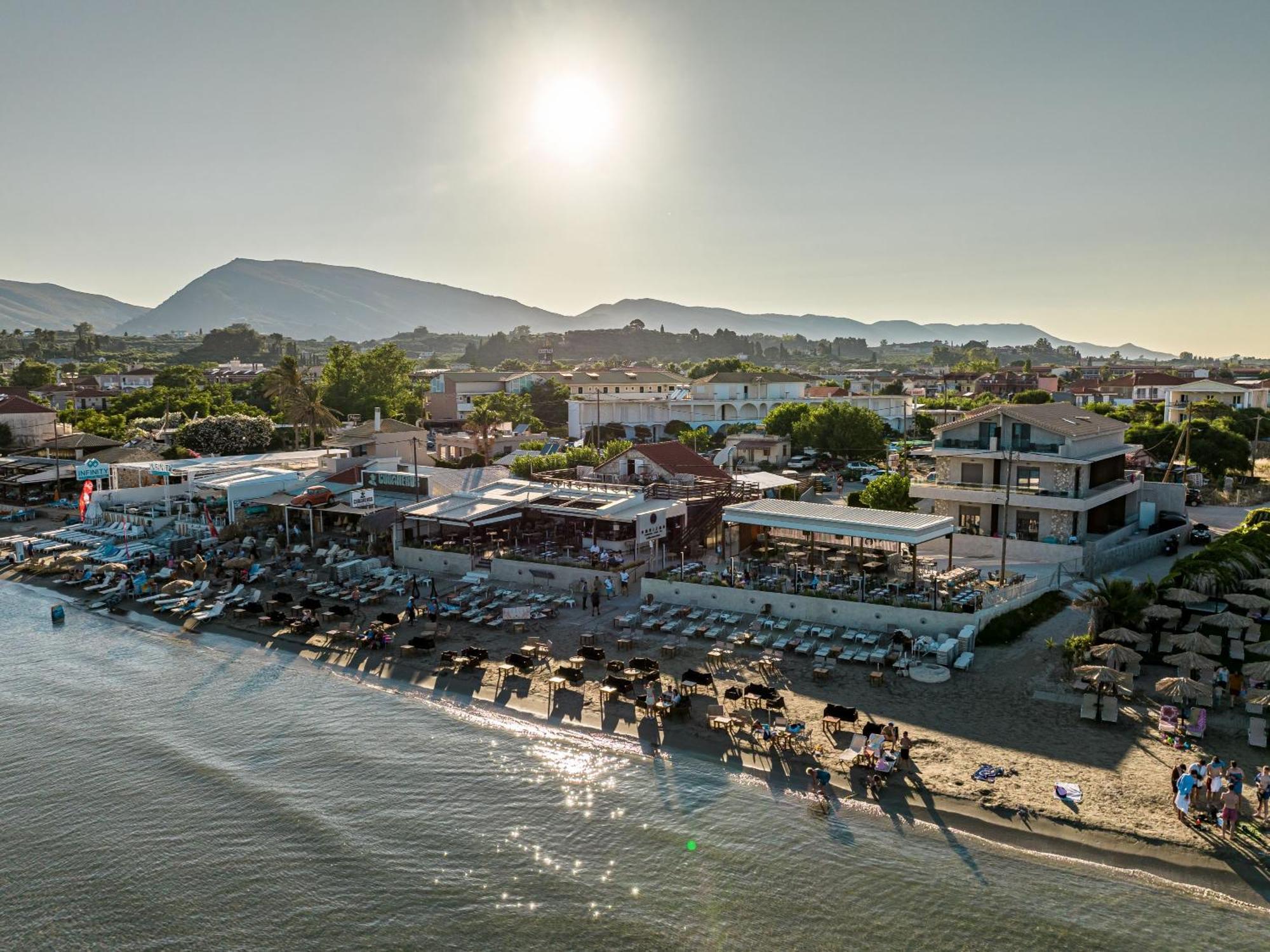 Horizon Apartments - Beachfront Luxury, By Zantewize Laganas Bagian luar foto